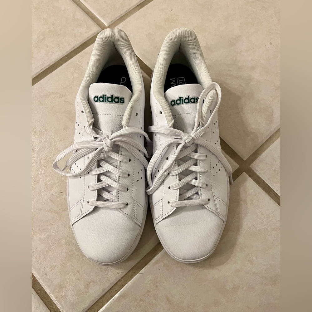 Adidas Advantage 2.0 Tennis Shoes with green accent